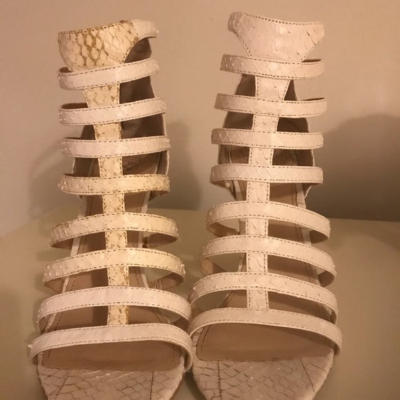 Vince Camuto White Heels - Picture 4 of 7